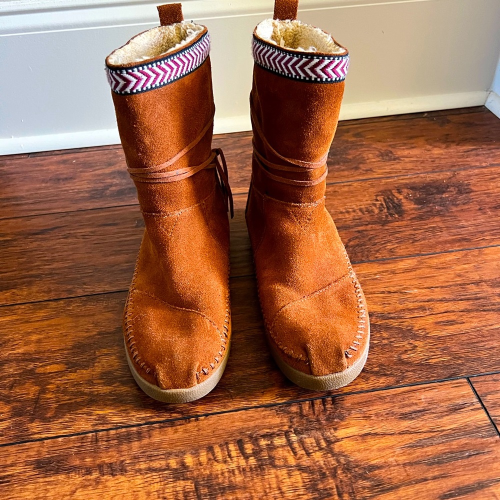 Tom’s boots (faux fur lined)